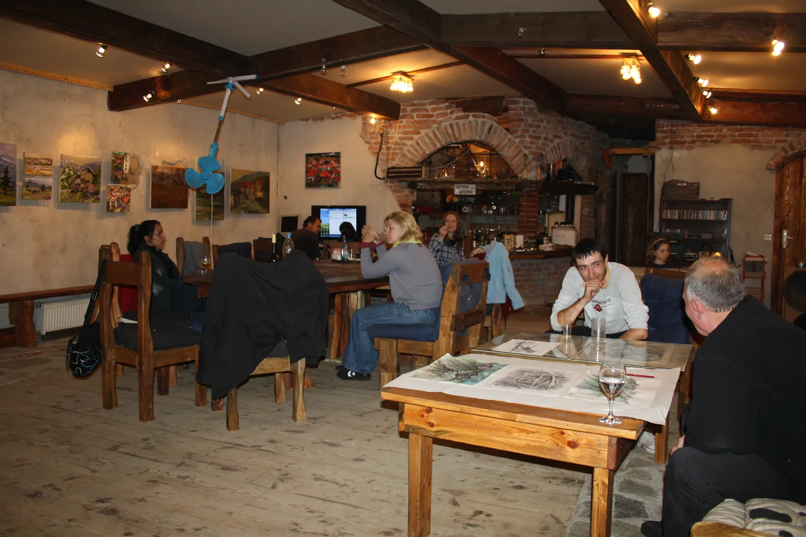 Пленер 2011 – залата с картините